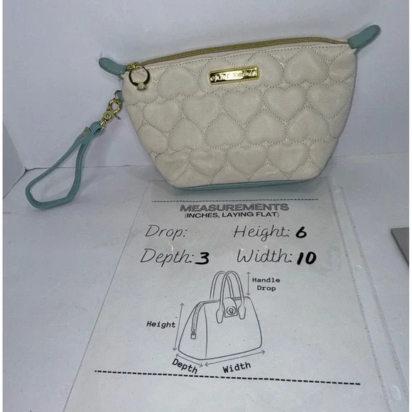 Betsy‎ Johnson Quilted Hearts Wristlet Cosmetic Clutch Zip Bag Romantic Coquette - Picture 12 of 12